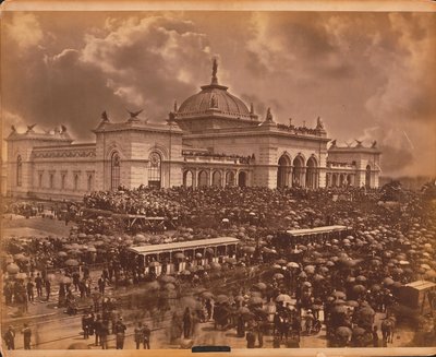 Openingsdag: de redenaars, 1876 door American Photographer